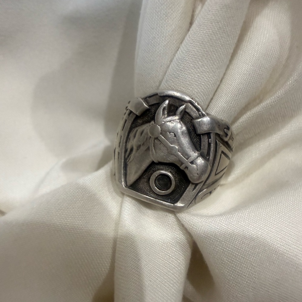 Sterling Silver Vintage  Horse Motif Ring